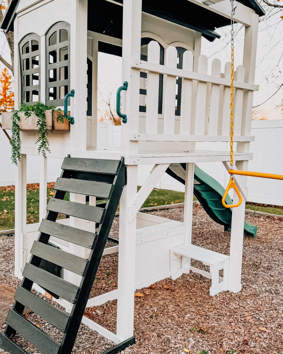 Reign Two Story Playhouse Bench Seat