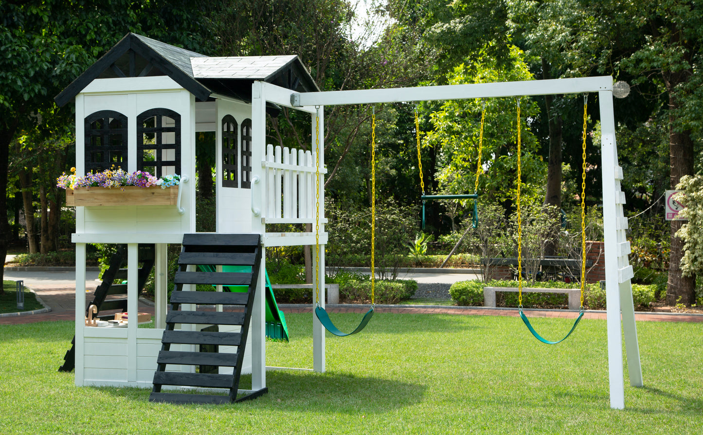 Reign Two Story Playhouse | 2MamaBees