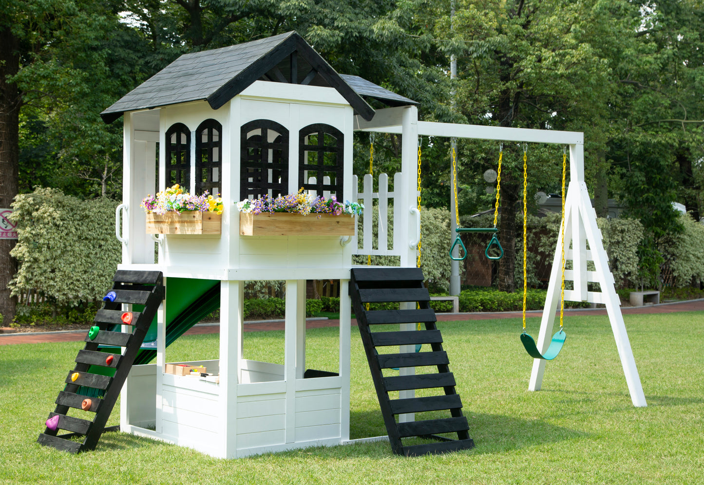 Reign Two Story Playhouse | 2MamaBees